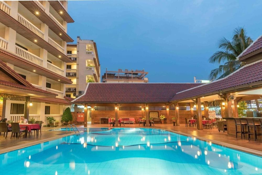 The Residence Garden Pattaya Exterior photo